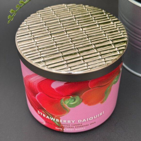 BBW Strawberry Daiquiri Bath & Body Works 3 Wick Candle - Picture 4 of 10